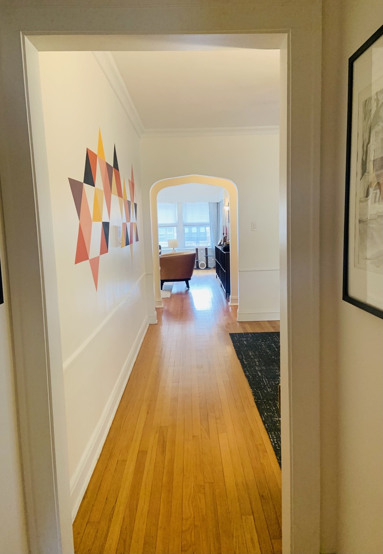 6712 N Maplewood Avenue