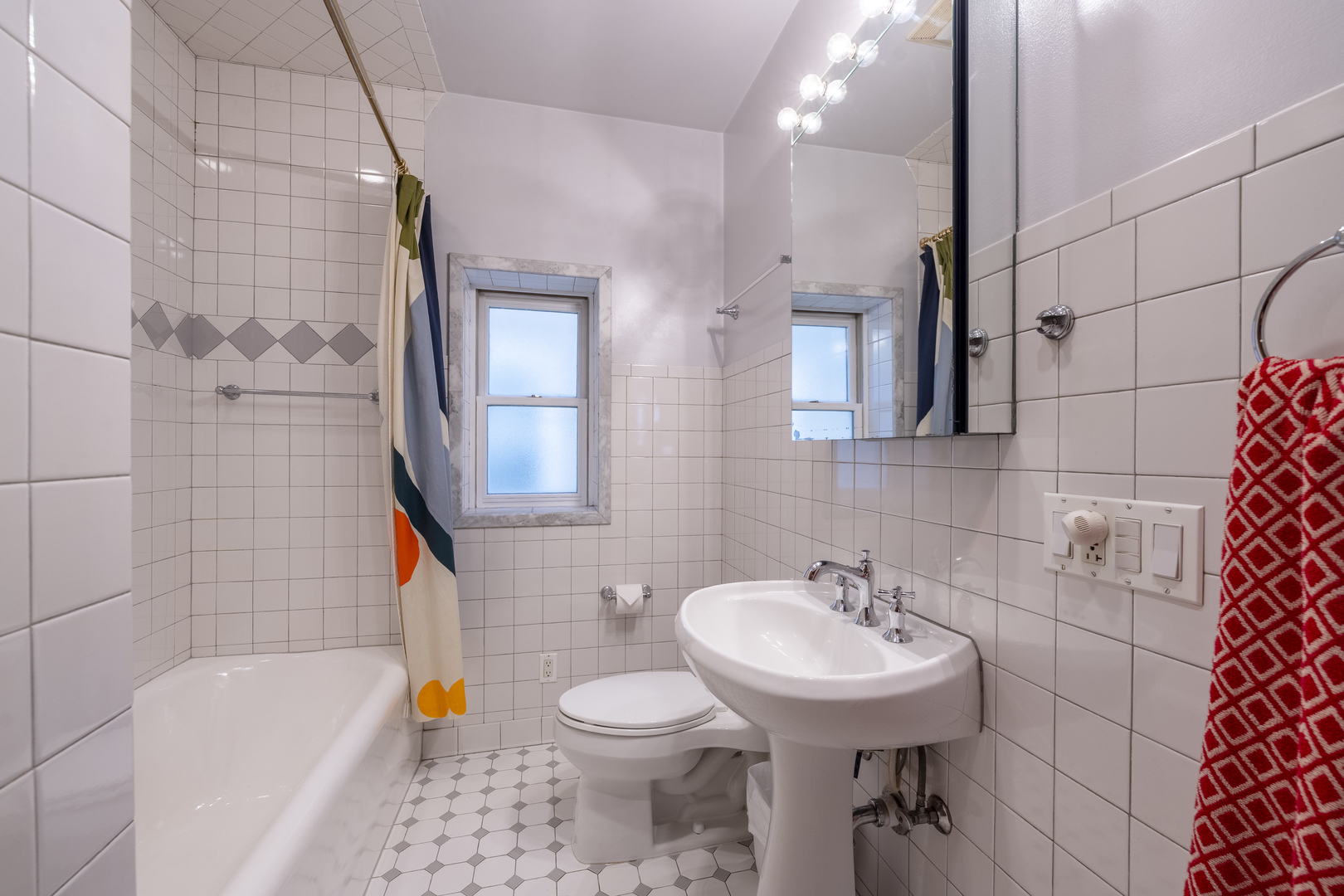 6712 N Maplewood Avenue