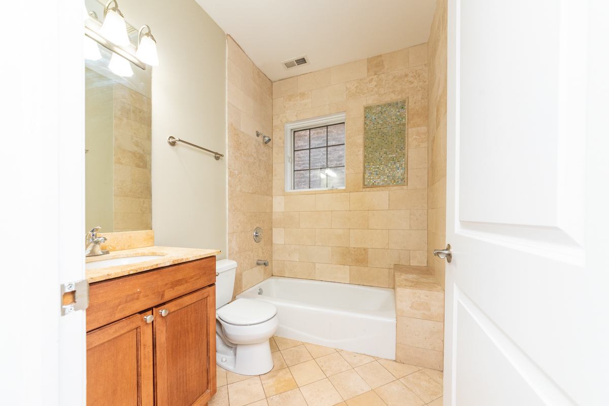 6217 S Kimbark Avenue Unit: 3N