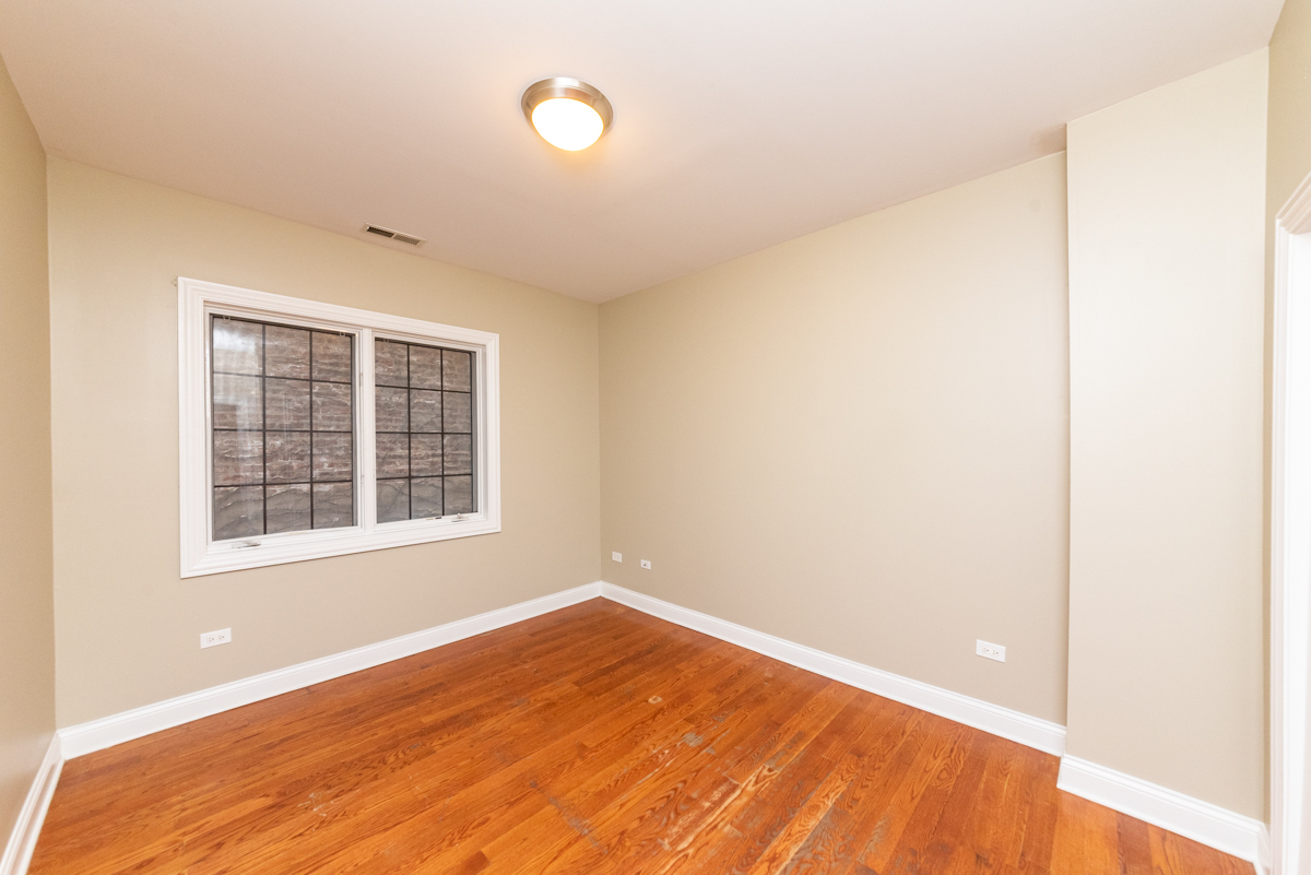 6217 S Kimbark Avenue Unit: 3N