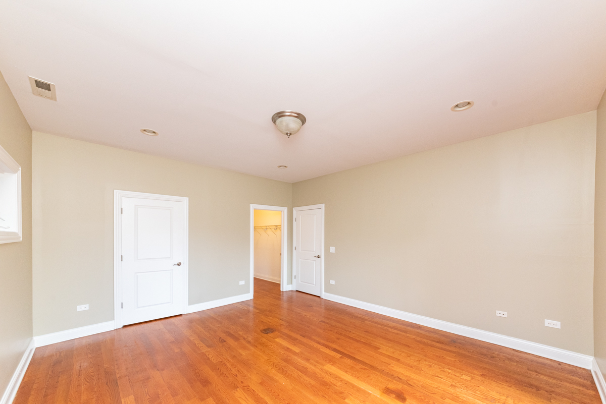 6217 S Kimbark Avenue Unit: 3N