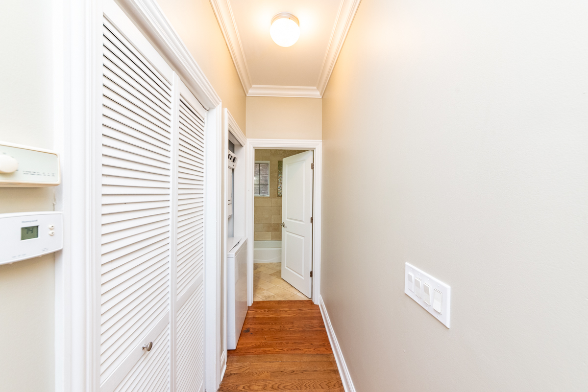 6217 S Kimbark Avenue Unit: 3N