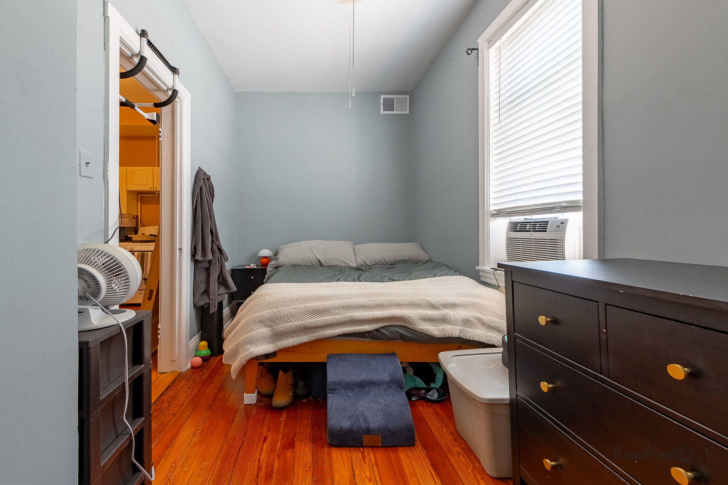 2955 N Spaulding Avenue