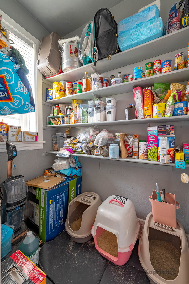 2955 N Spaulding Avenue