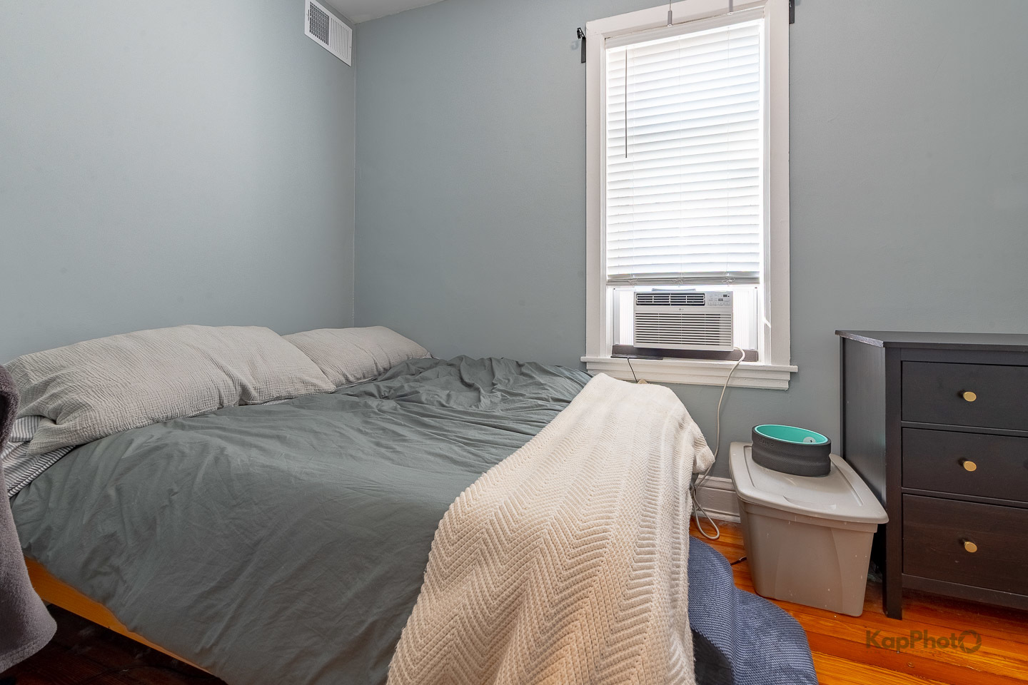 2955 N Spaulding Avenue