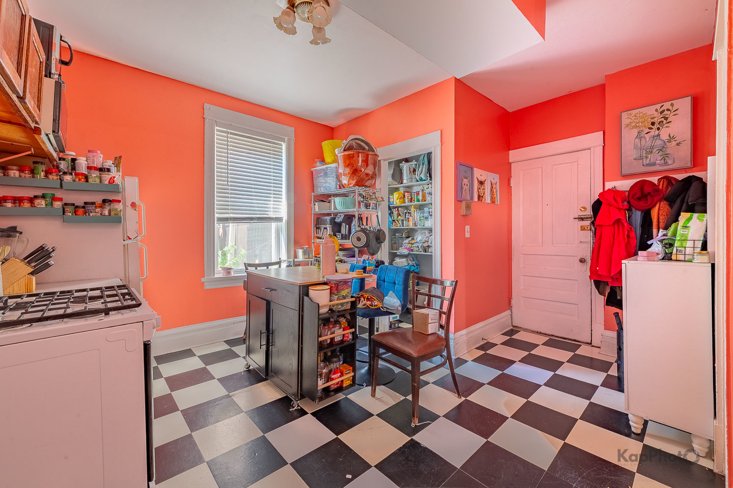 2955 N Spaulding Avenue