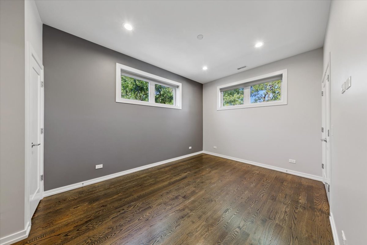 2158 W Adams Street Unit: 3