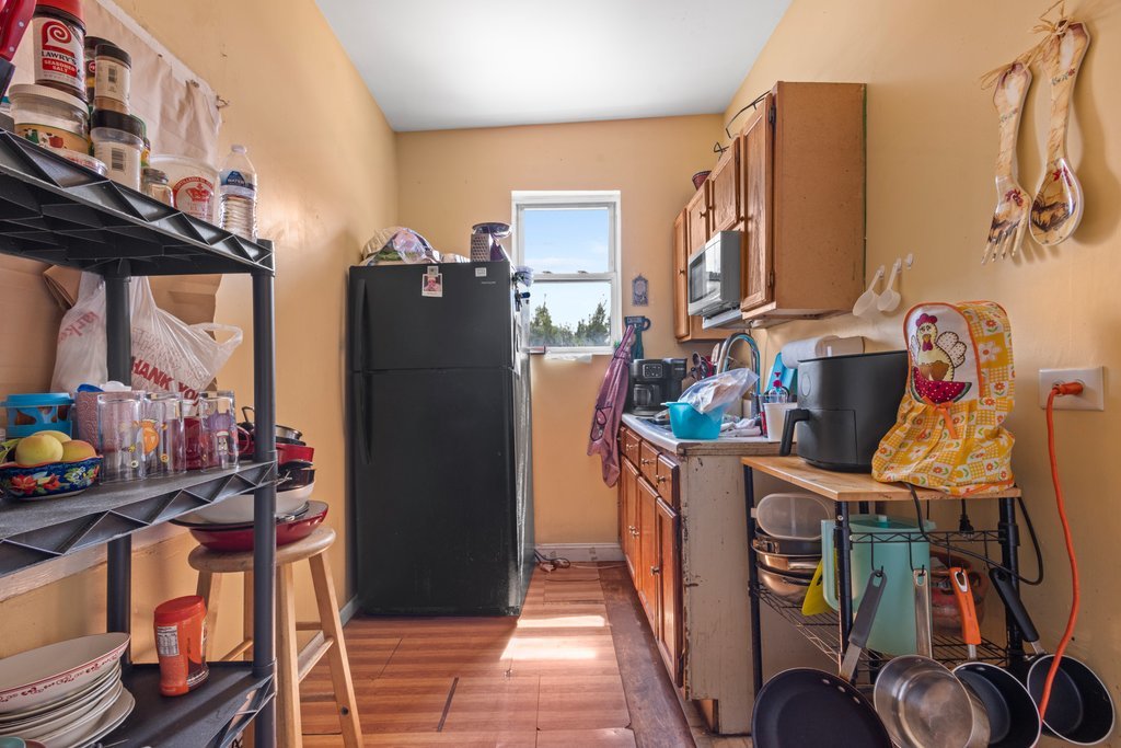 2711 S Hamlin Avenue