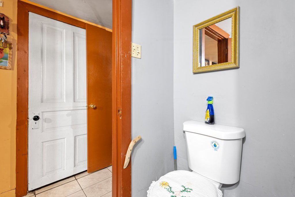 2711 S Hamlin Avenue