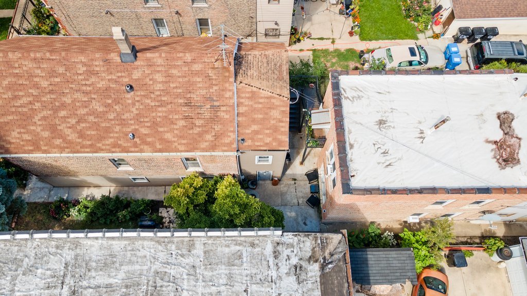 2711 S Hamlin Avenue