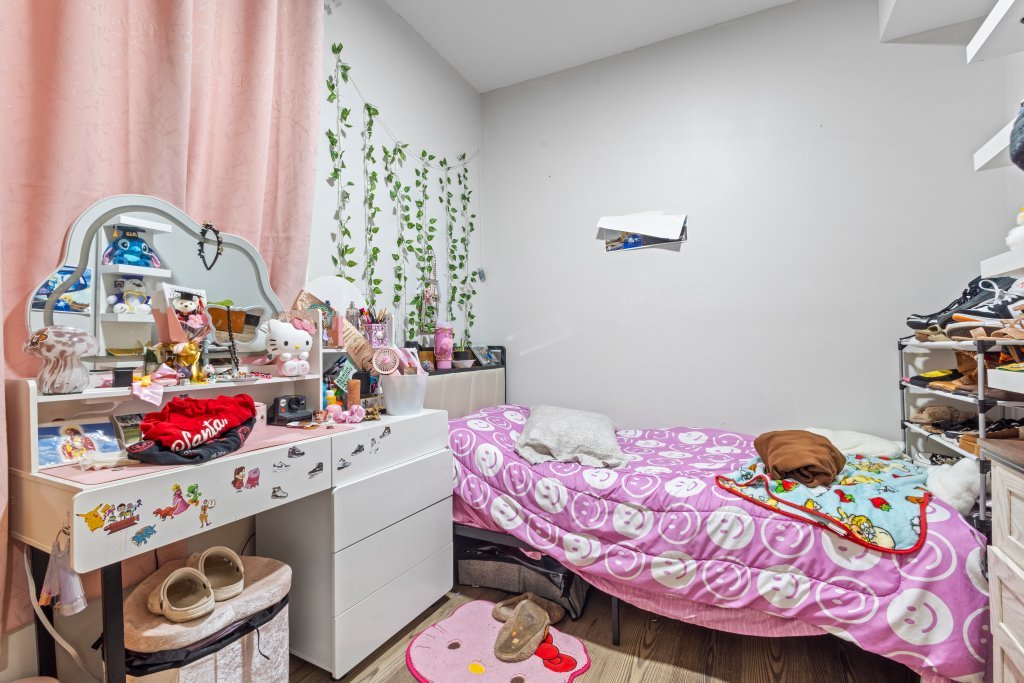 2711 S Hamlin Avenue