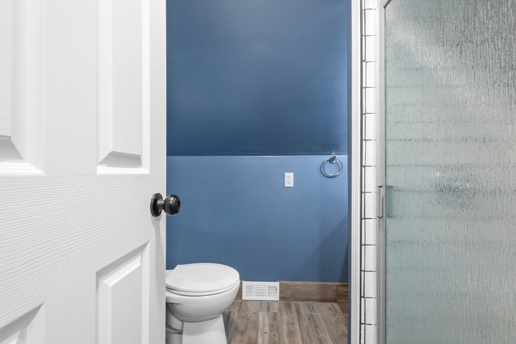 2711 S Hamlin Avenue