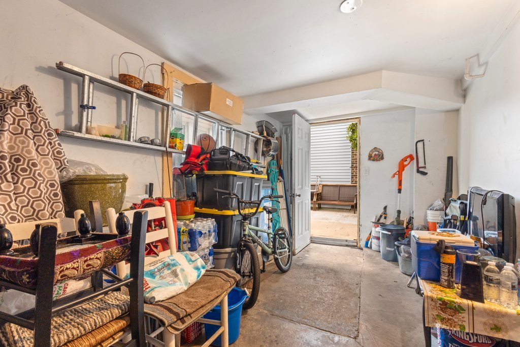 2711 S Hamlin Avenue