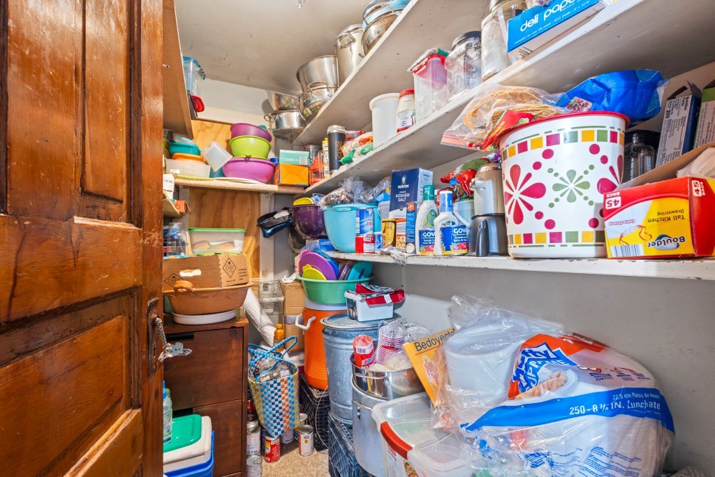 2711 S Hamlin Avenue