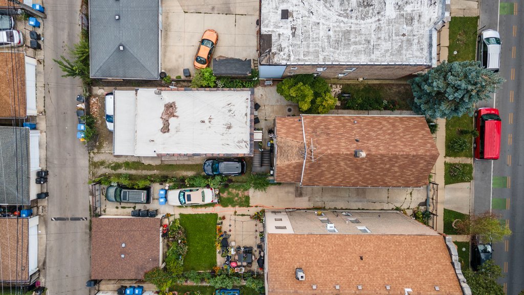 2711 S Hamlin Avenue