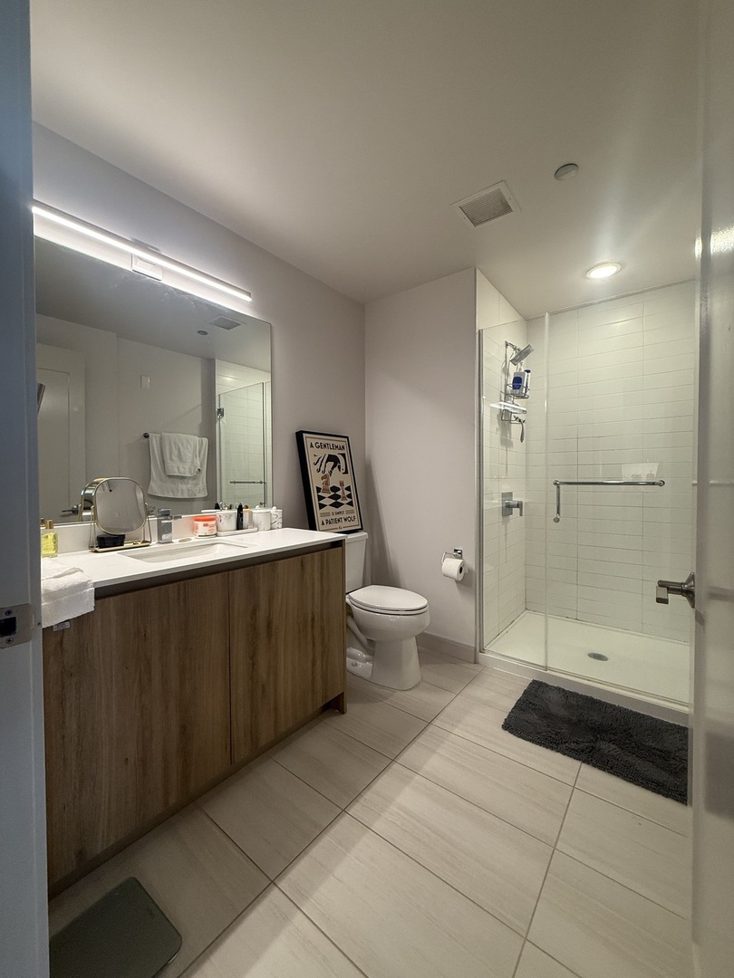 313 W Wolf Point Plaza Unit: 1607