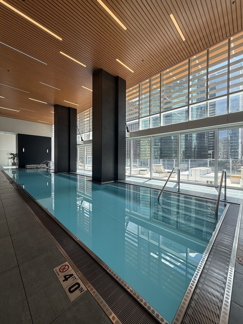 313 W Wolf Point Plaza Unit: 1607