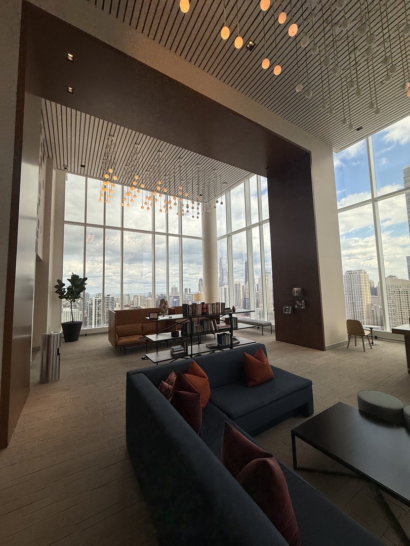 313 W Wolf Point Plaza Unit: 1607