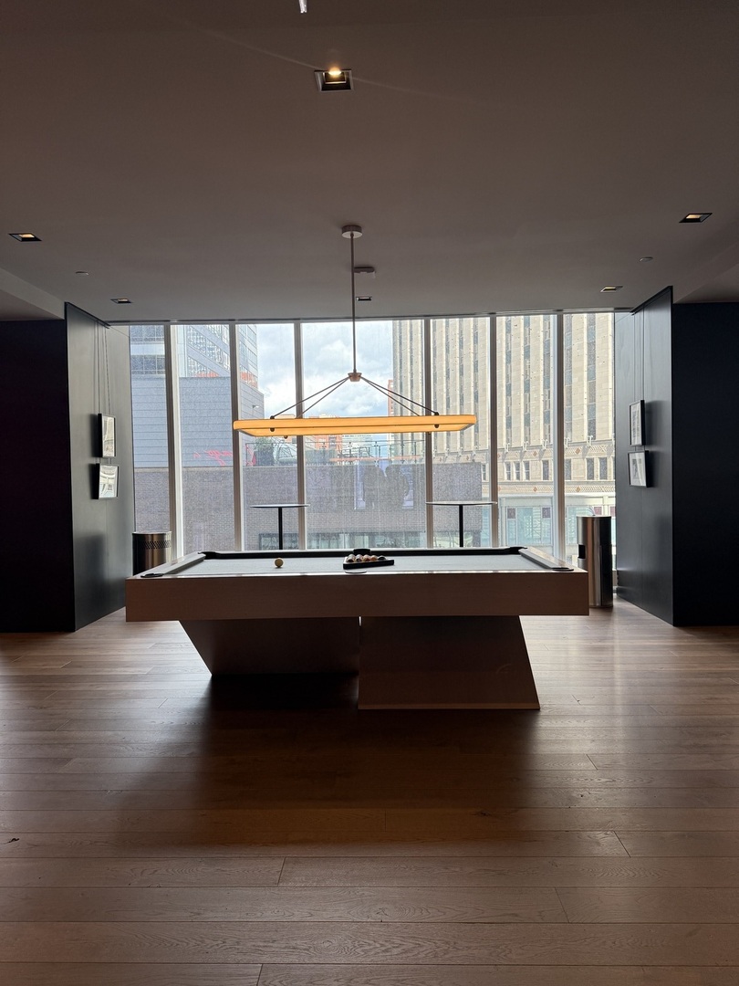 313 W Wolf Point Plaza Unit: 1607