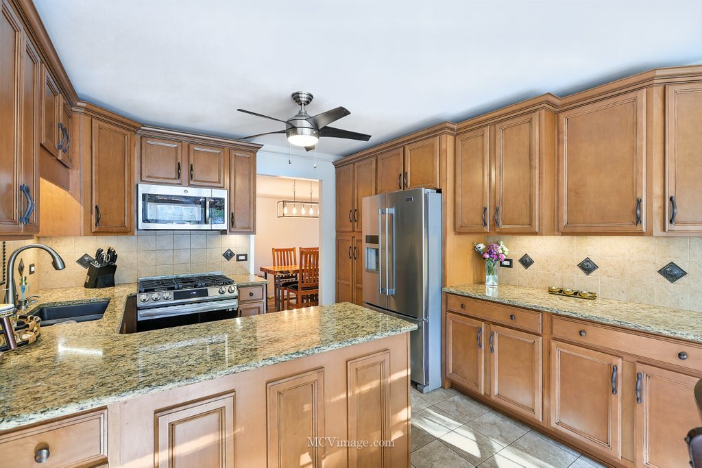 10015 Cambridge Drive