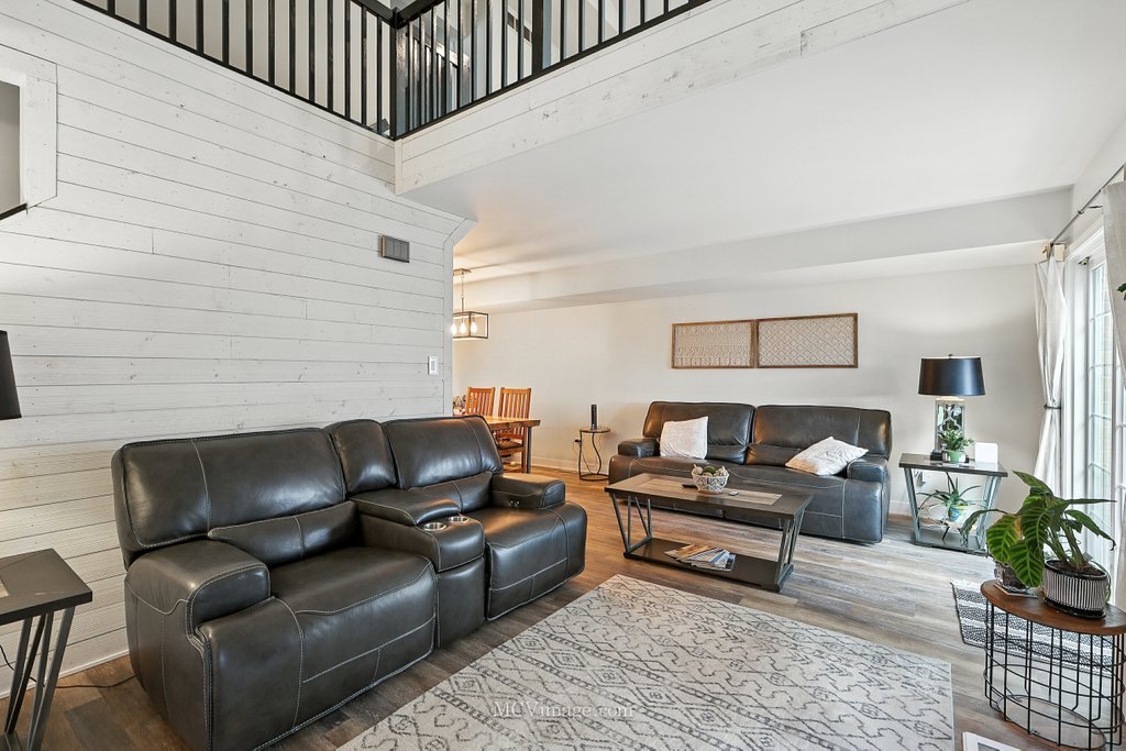 10015 Cambridge Drive