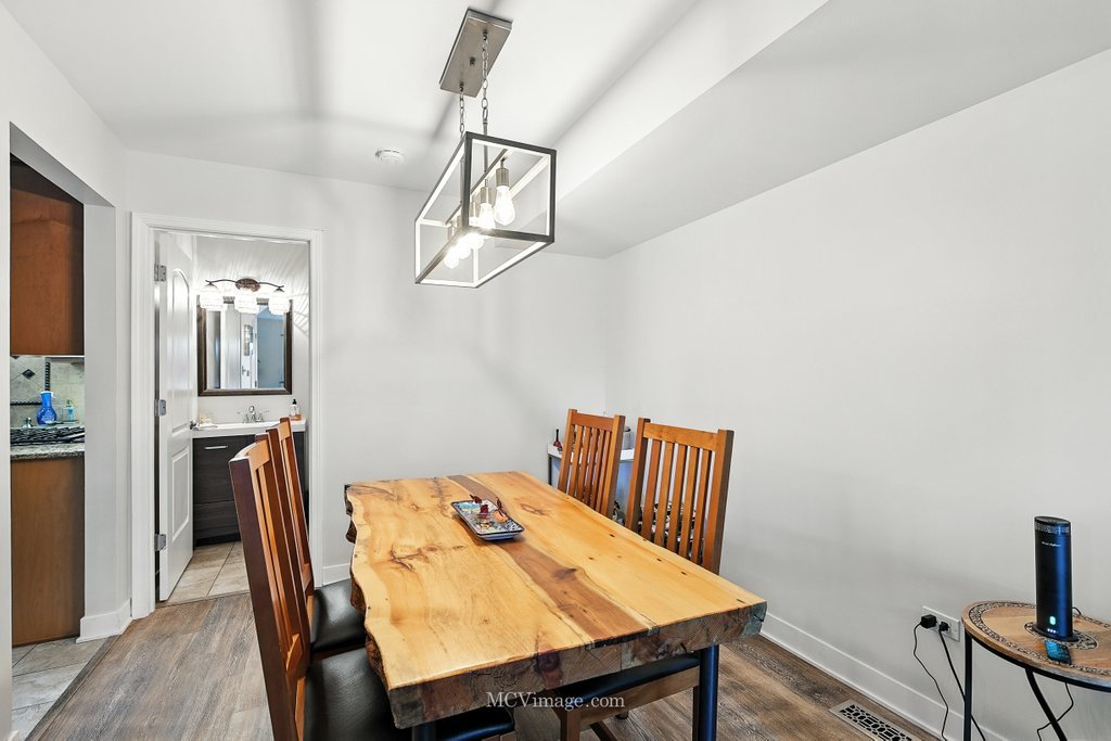 10015 Cambridge Drive