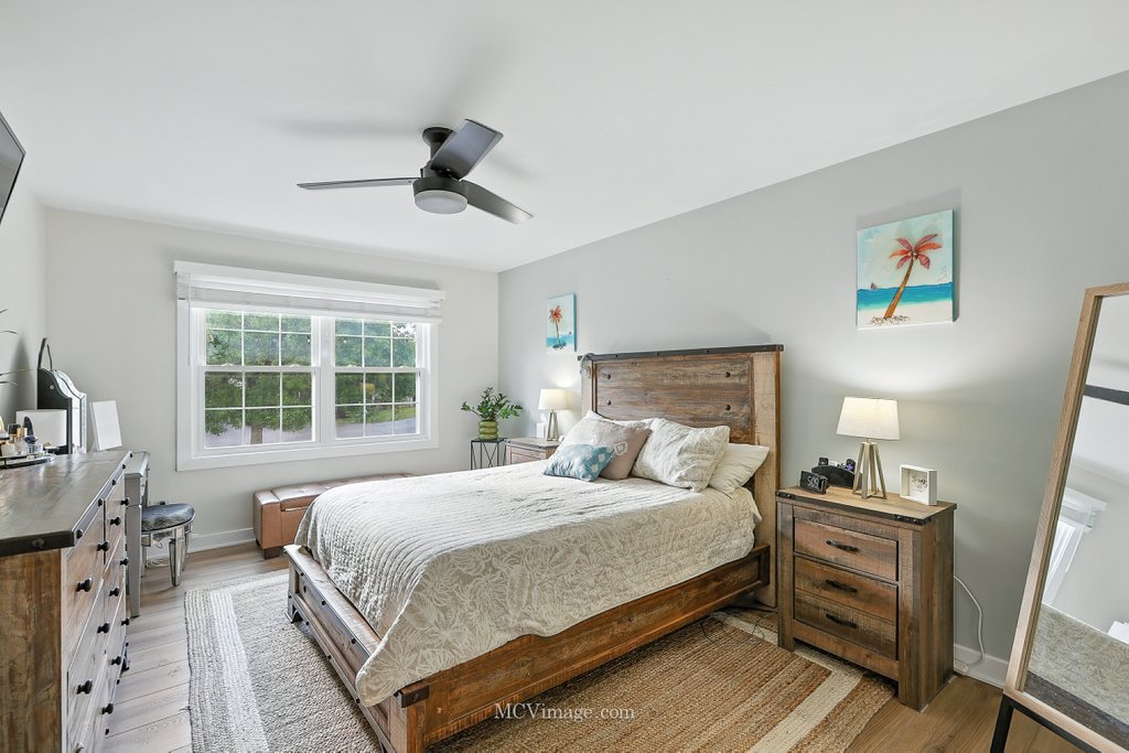 10015 Cambridge Drive