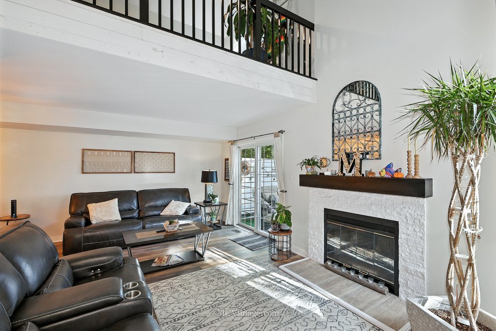 10015 Cambridge Drive