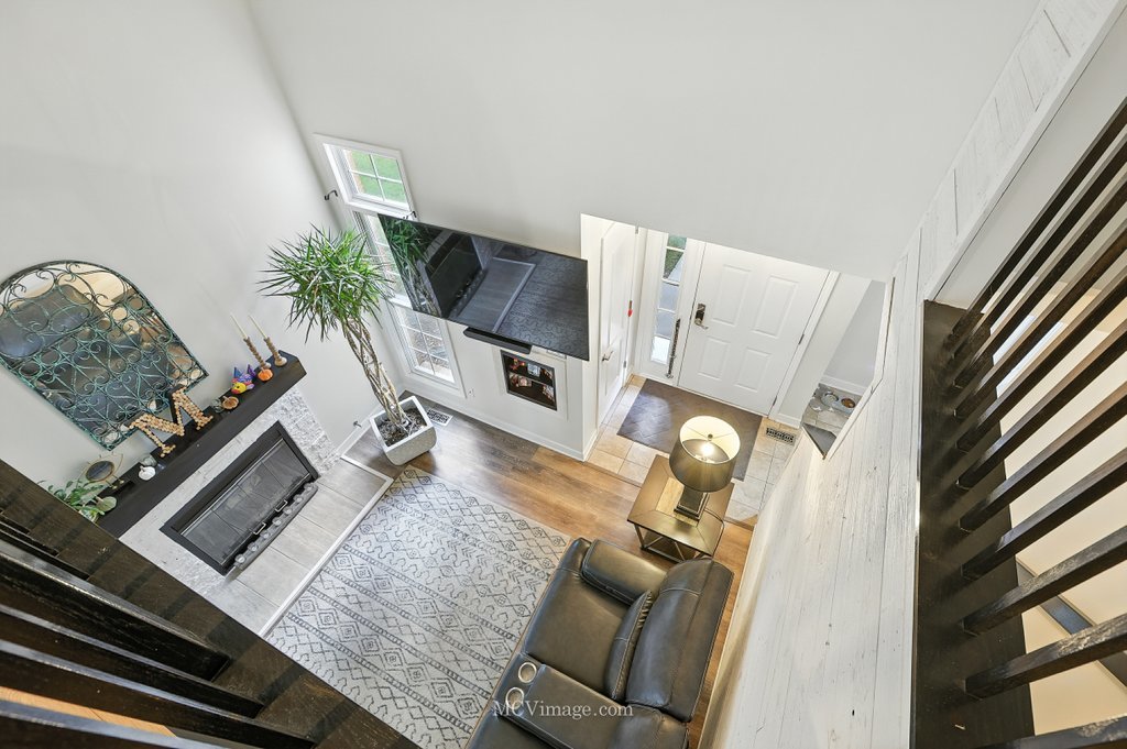 10015 Cambridge Drive