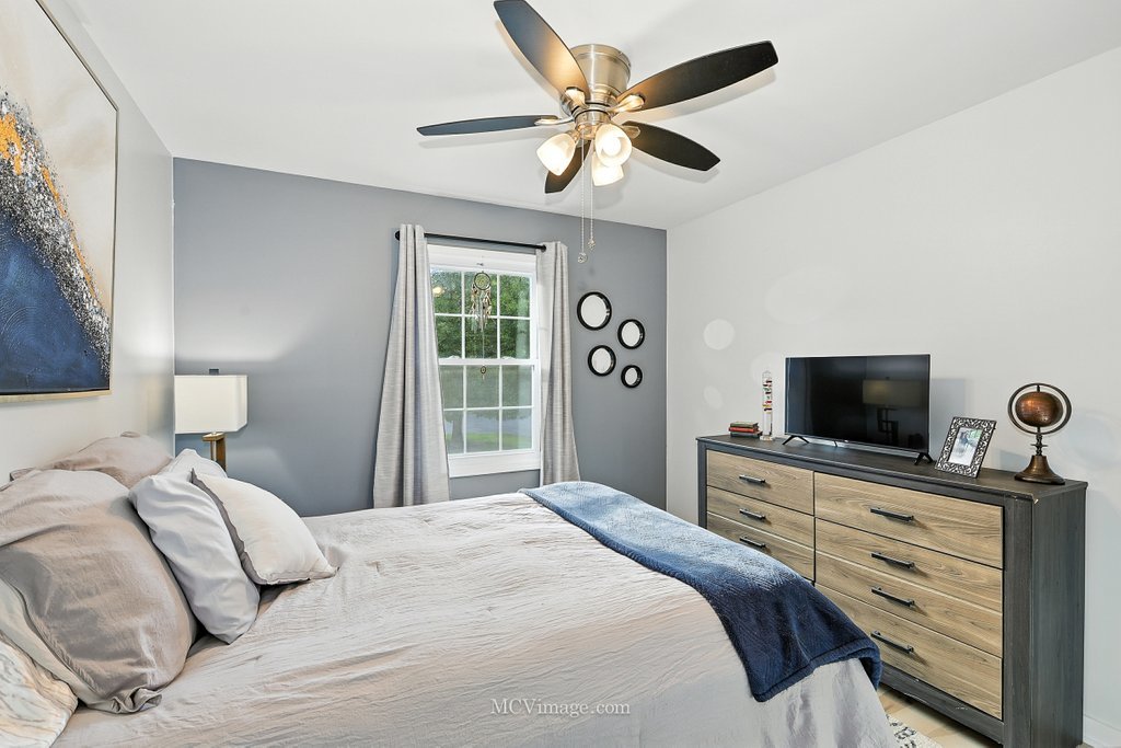 10015 Cambridge Drive