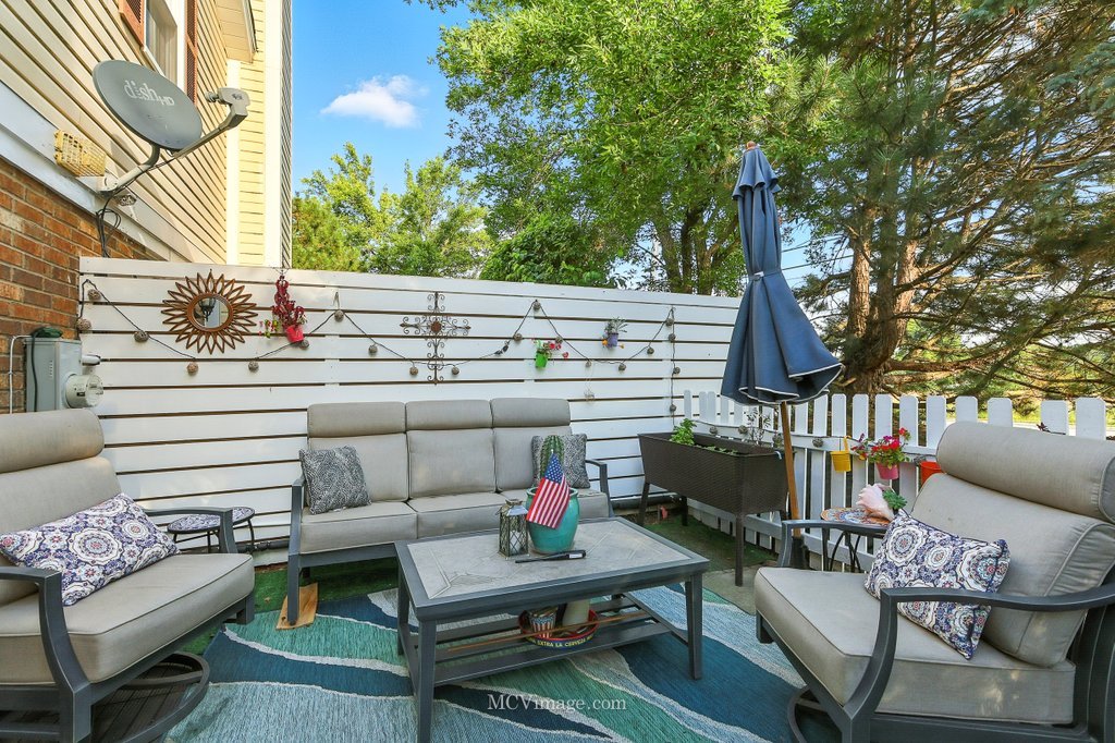 10015 Cambridge Drive