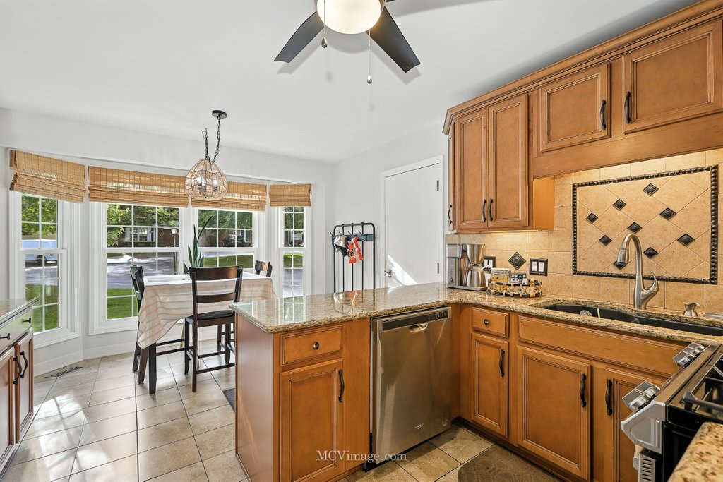 10015 Cambridge Drive