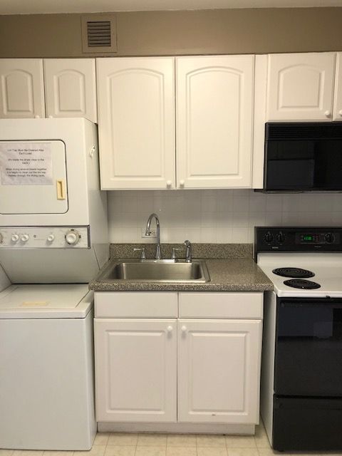 601 E 32nd Street Unit: 1008