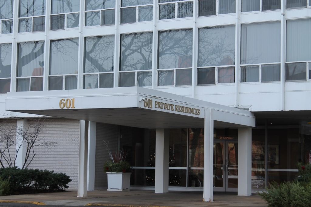 601 E 32nd Street Unit: 1008