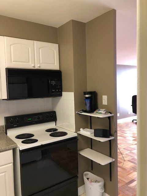 601 E 32nd Street Unit: 1008