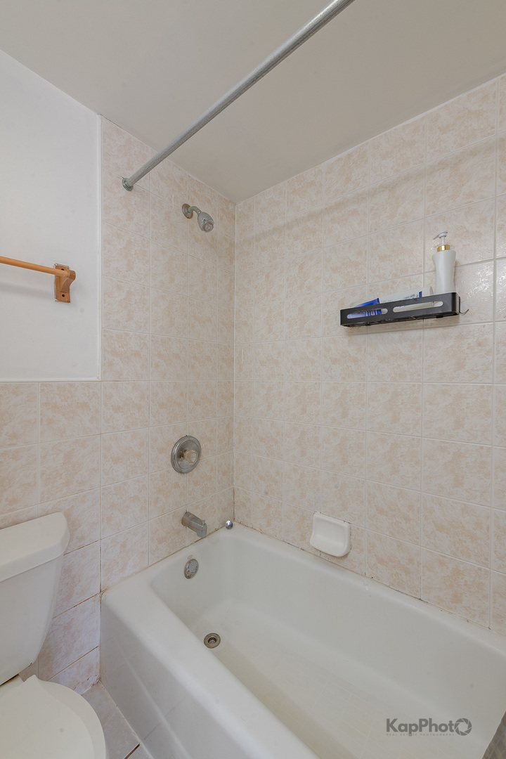 475 W 24th Street Unit: 2A