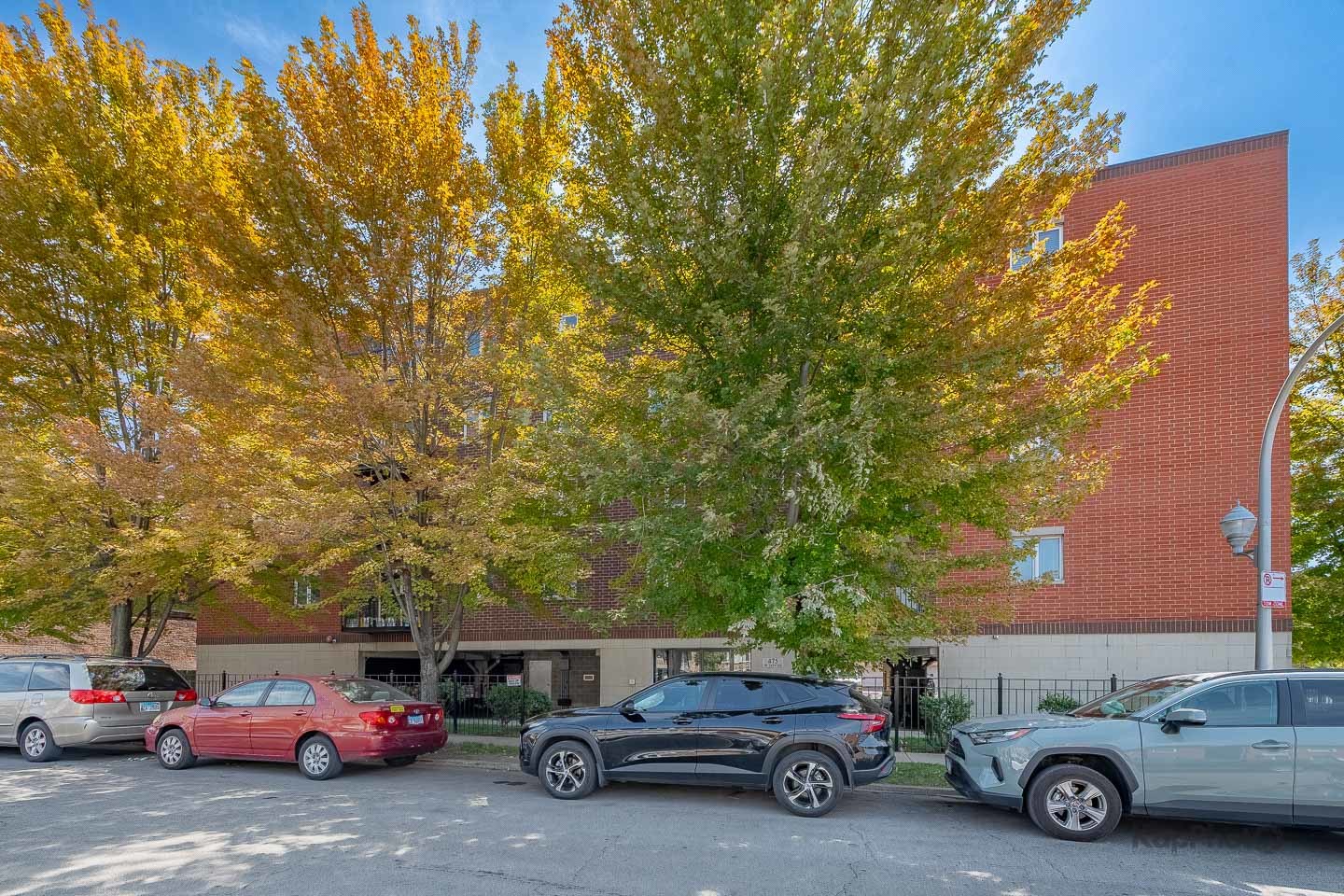 475 W 24th Street Unit: 2A