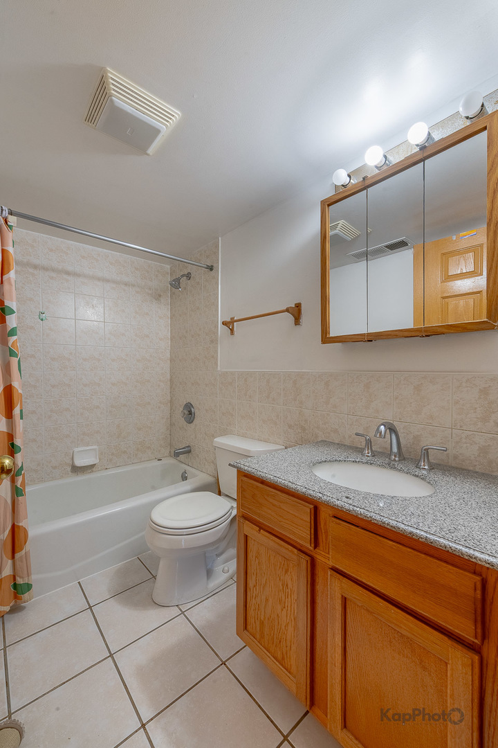 475 W 24th Street Unit: 2A