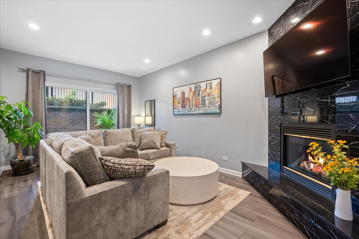 1725 N Sheffield Avenue Unit: 1