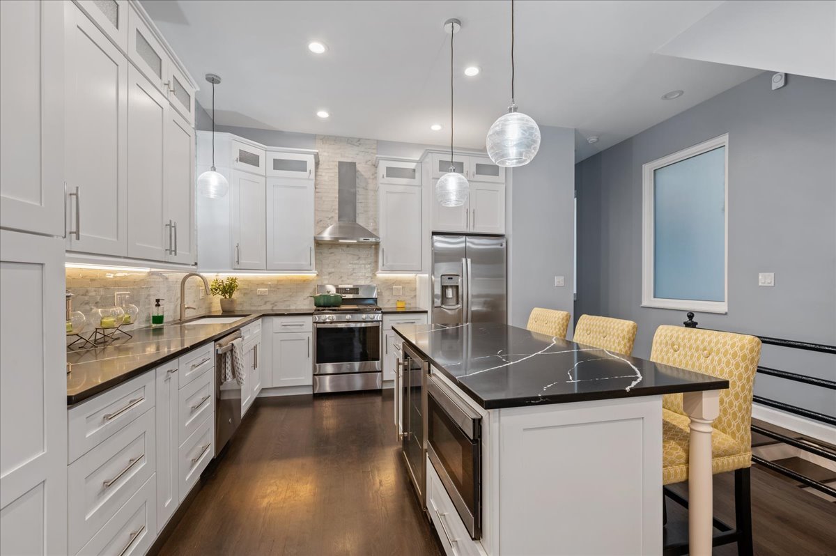 1725 N Sheffield Avenue Unit: 1