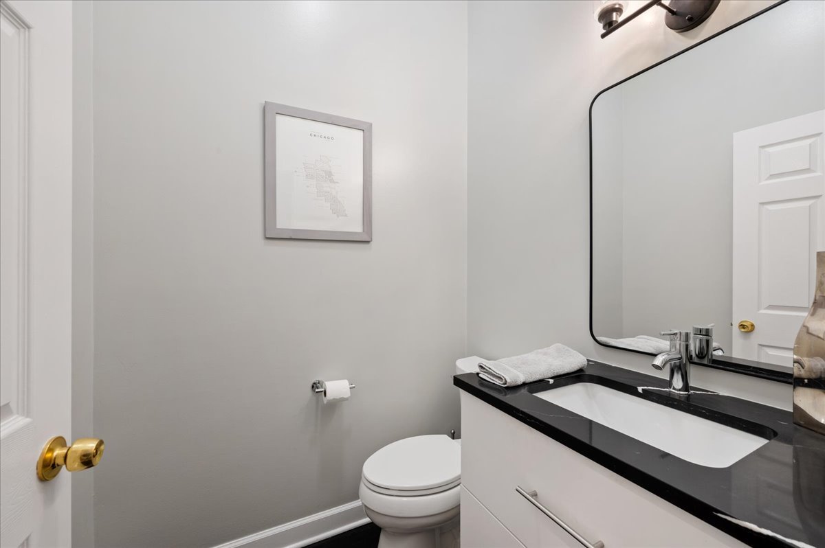 1725 N Sheffield Avenue Unit: 1