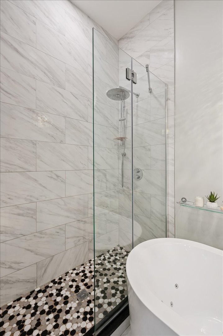 1725 N Sheffield Avenue Unit: 1