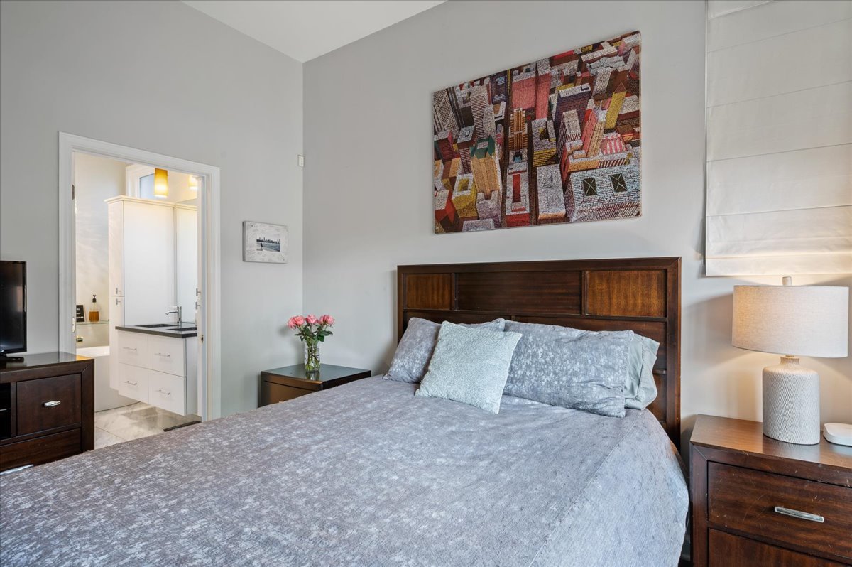 1725 N Sheffield Avenue Unit: 1