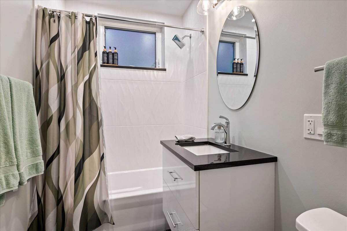 1725 N Sheffield Avenue Unit: 1