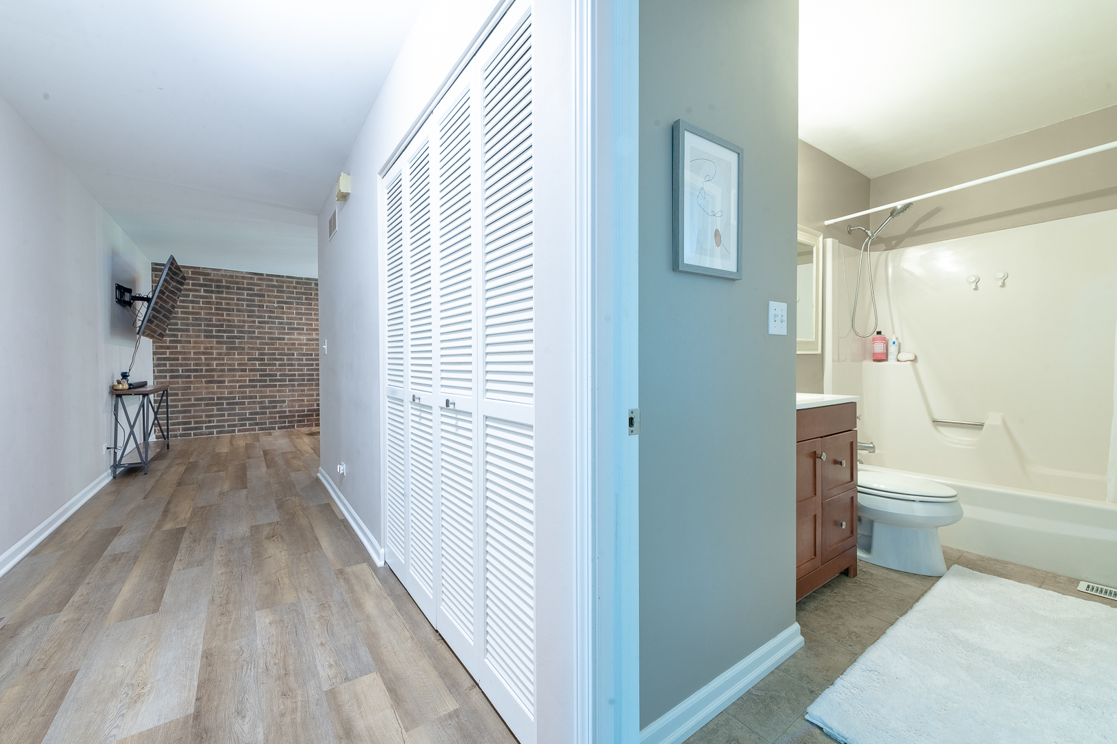 1840 W Highland Avenue Unit: E-104