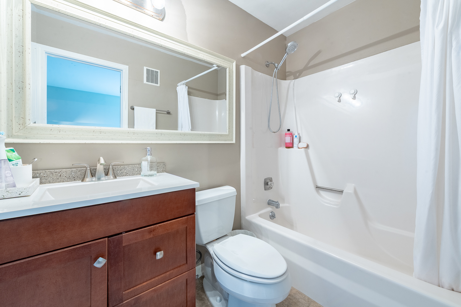 1840 W Highland Avenue Unit: E-104