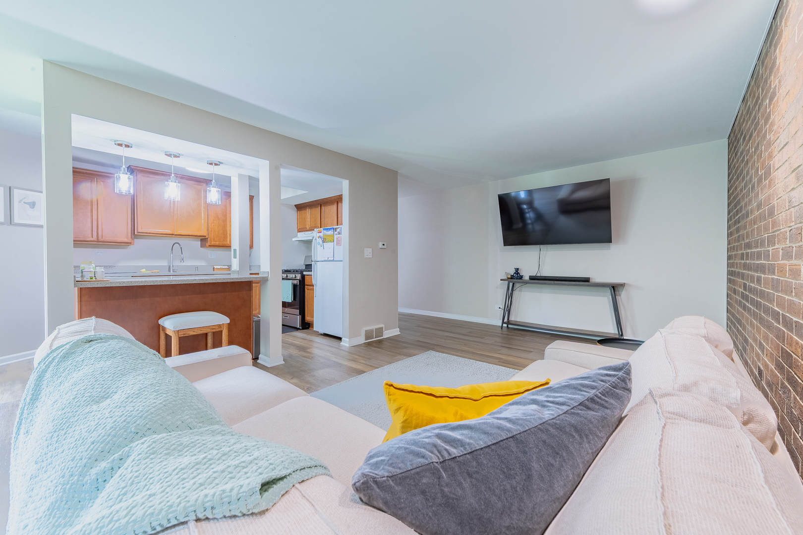 1840 W Highland Avenue Unit: E-104