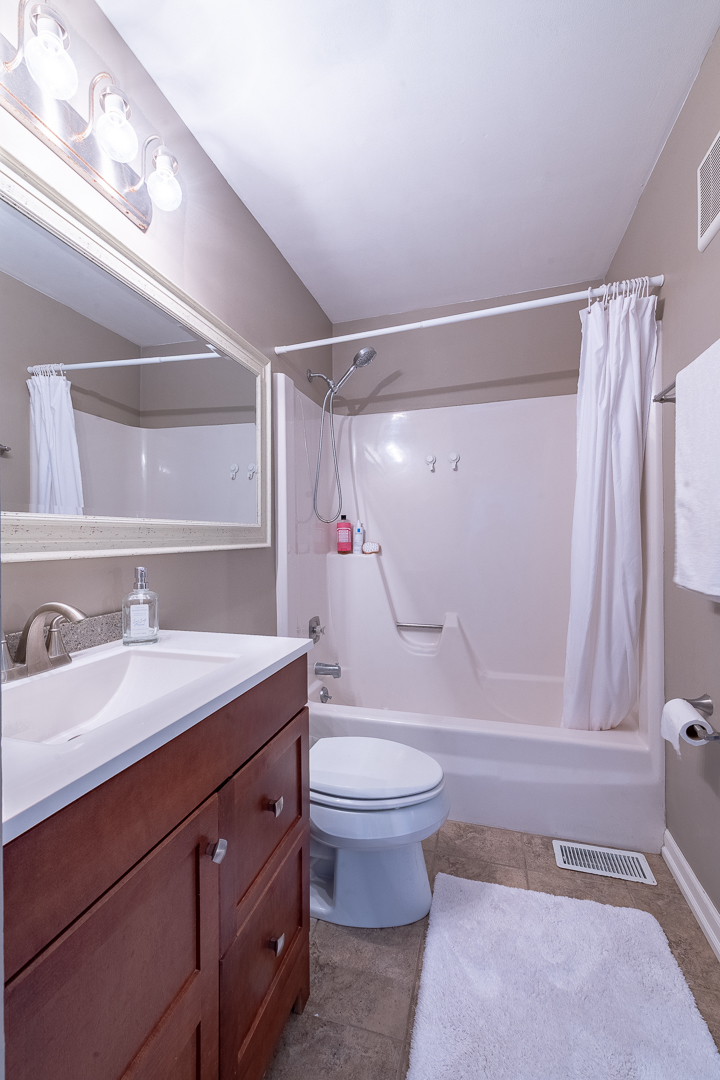 1840 W Highland Avenue Unit: E-104