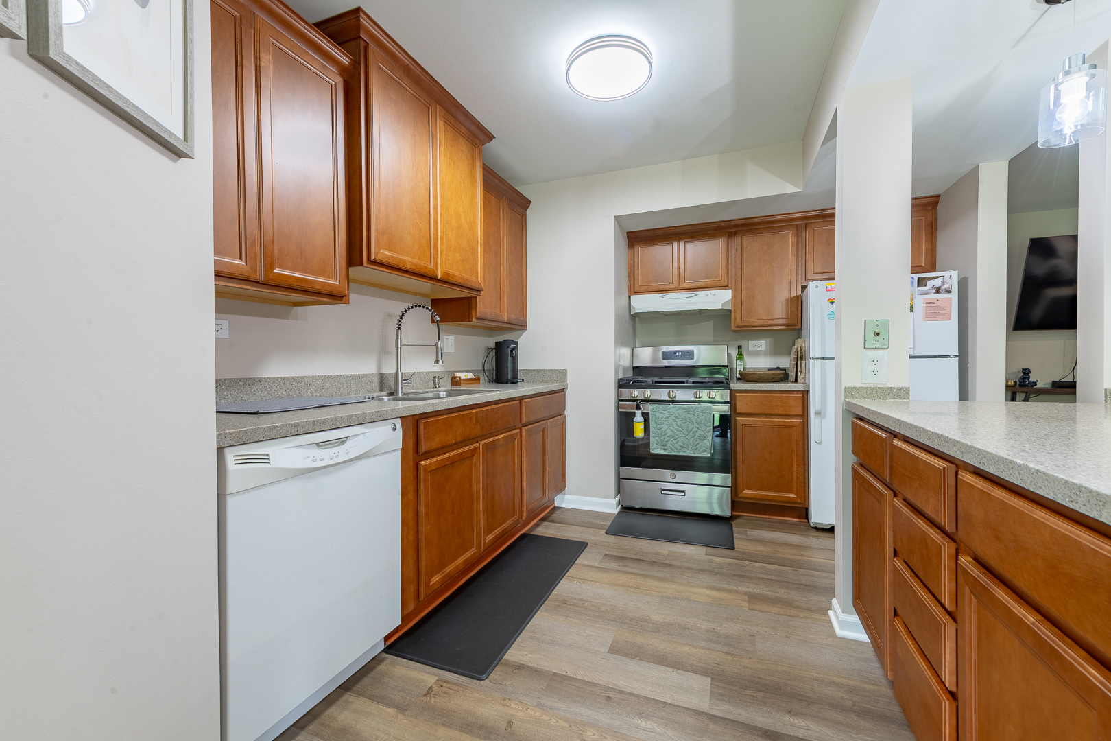 1840 W Highland Avenue Unit: E-104