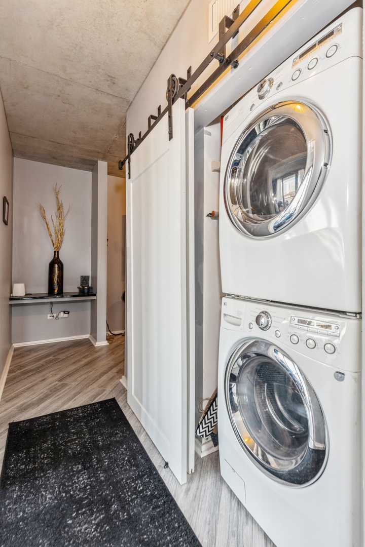 659 W Randolph Street Unit: 909